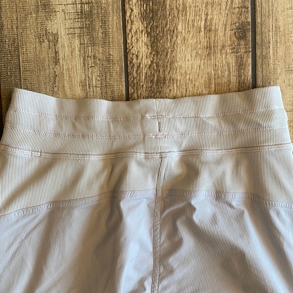 Lululemon Dance Studio Mid-Rise Jogger
Full Length - Picture 14 of 15